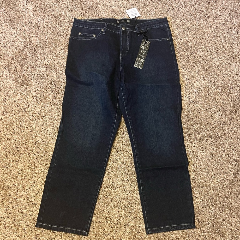 ❤️ NWT LUXE brand skinny cropped blue jeans with bedazzled pockets